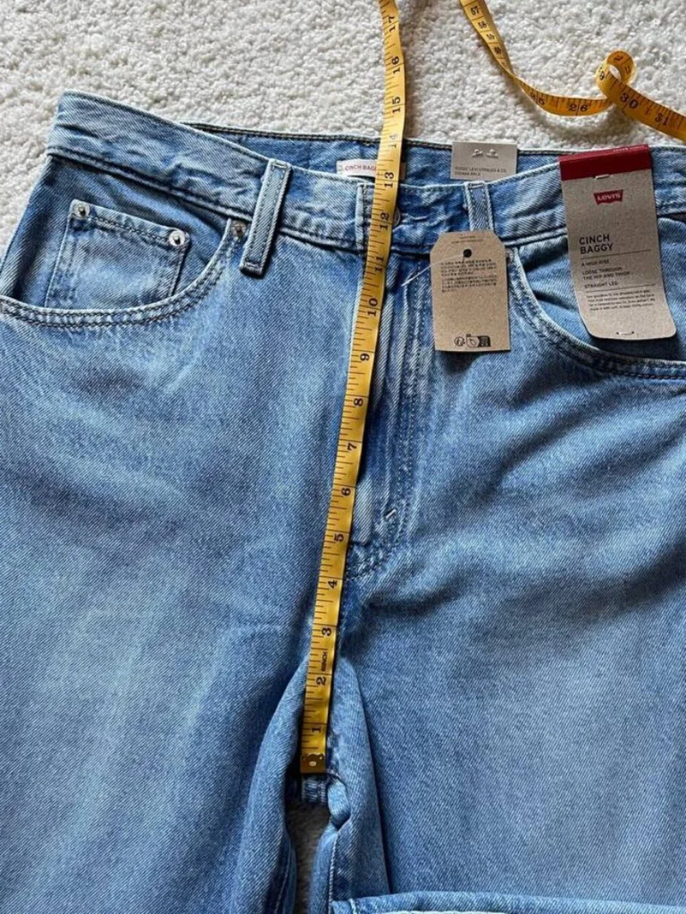 NWT Levi's Cinch Baggy High Rise Women's Jeans Size 28/31 - Picture 9 of 13